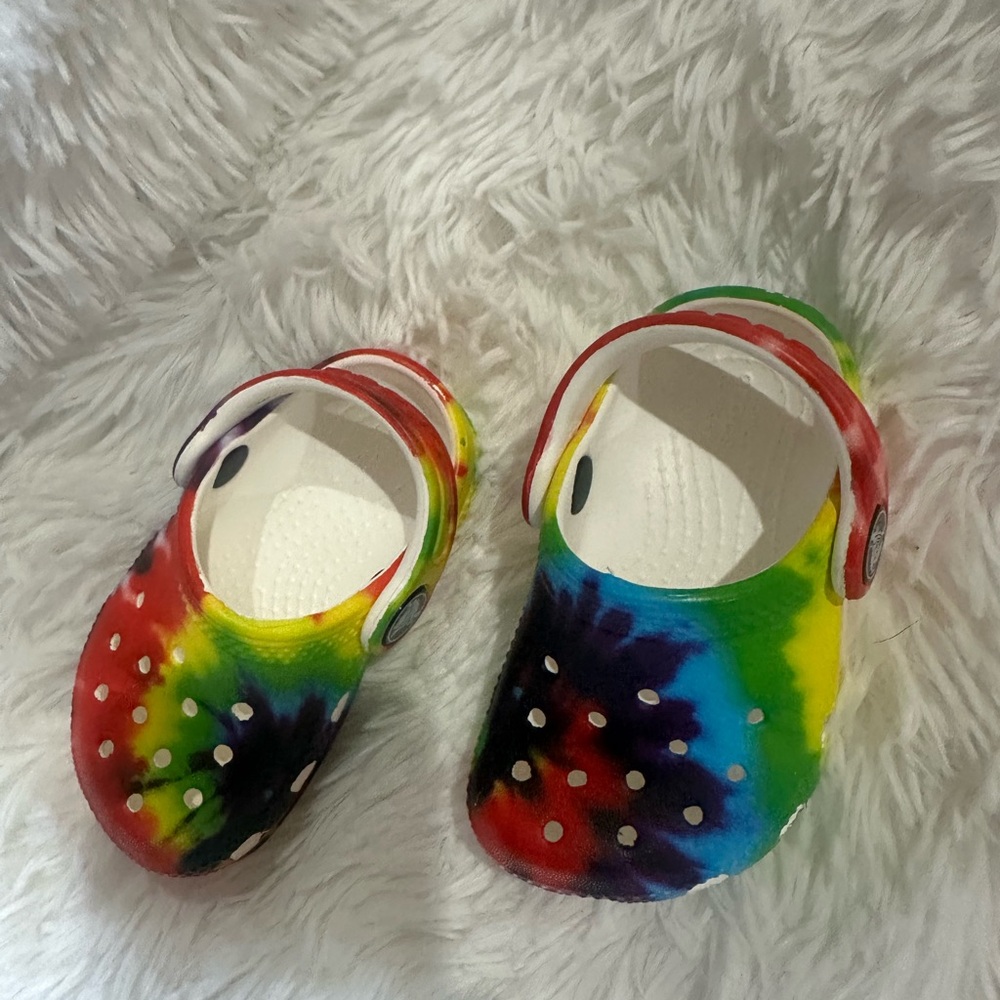 CROCS Kids Rainbow Tie-Dye Sandals